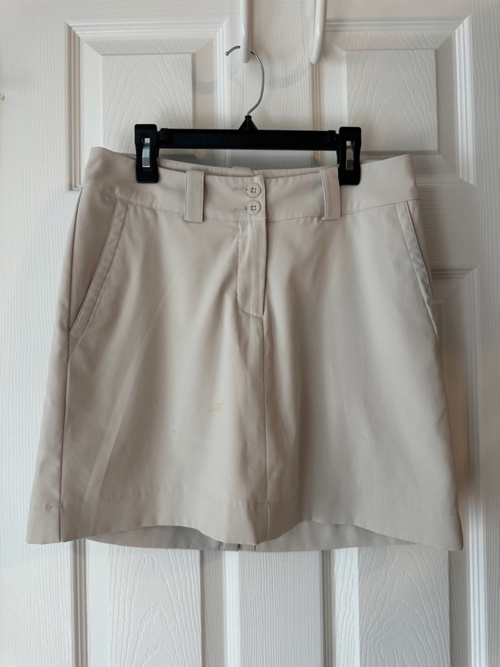 Nike Beige / Khaki Women’s Golf Skort with Belt Loops - Size 2